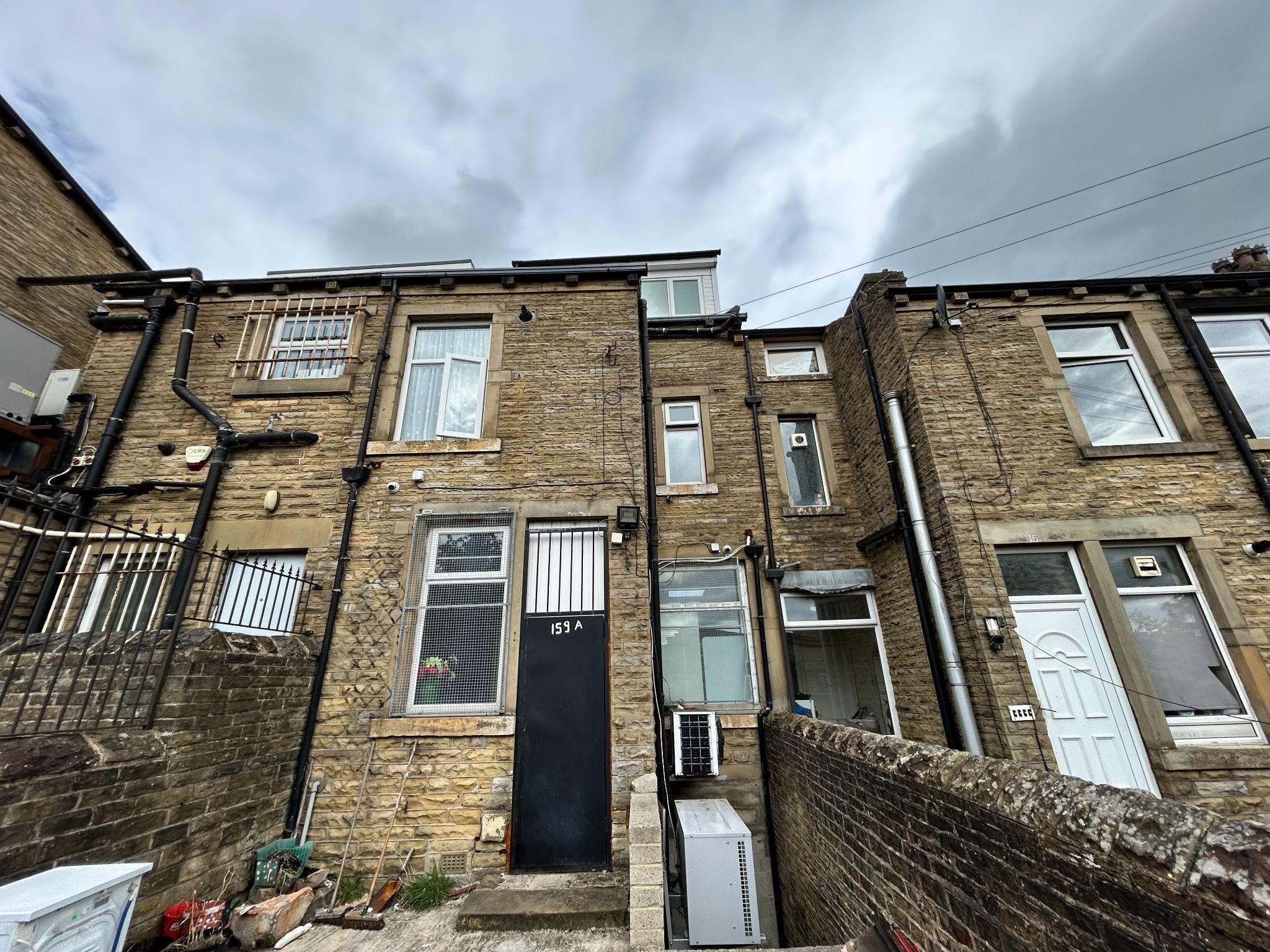 Flat Toller Lane in Bradford