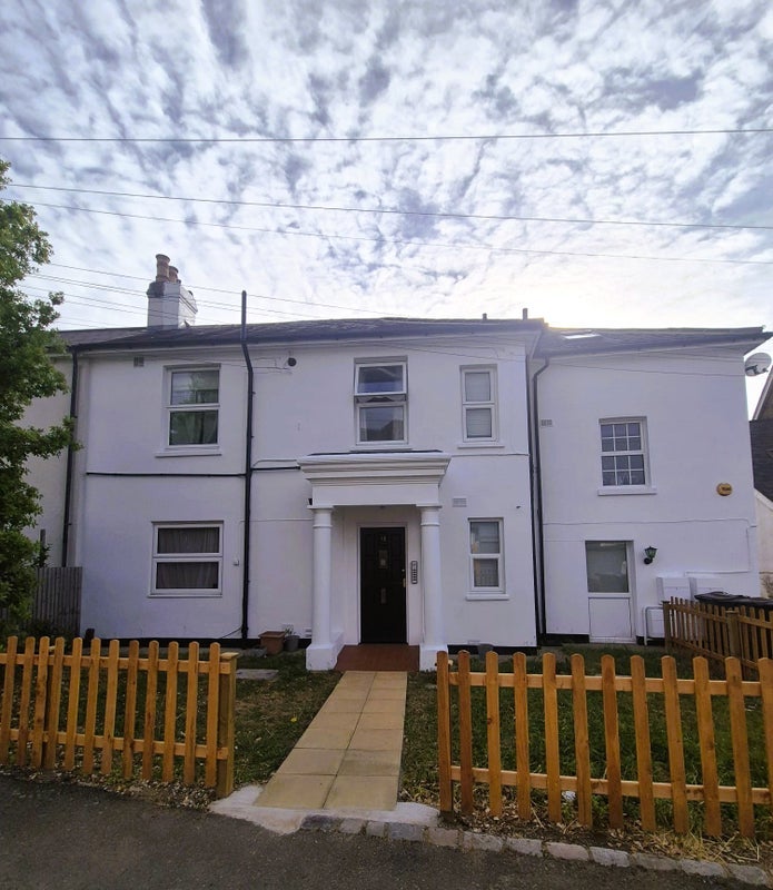 Flat Bevill Close in Greater London
