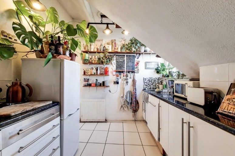 Flat Bevill Close in Greater London
