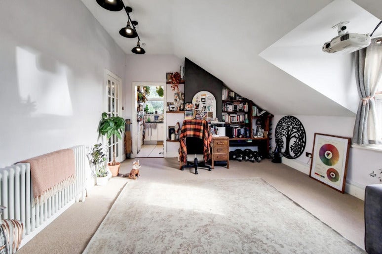 Flat Bevill Close in Greater London