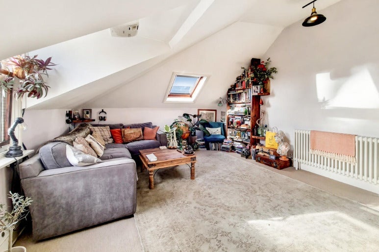 Flat Bevill Close in Greater London