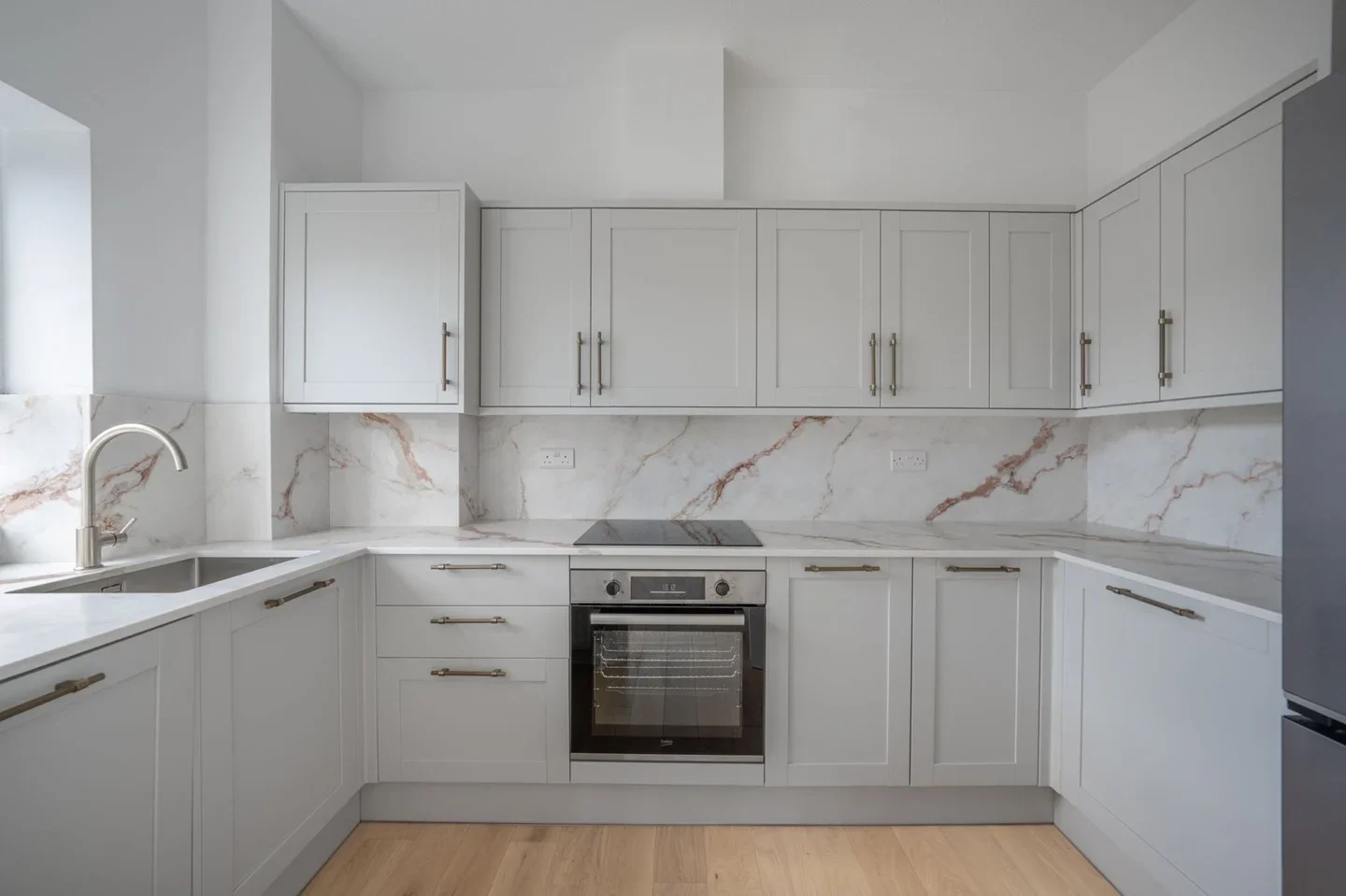 Flat Salusbury Road in Greater London