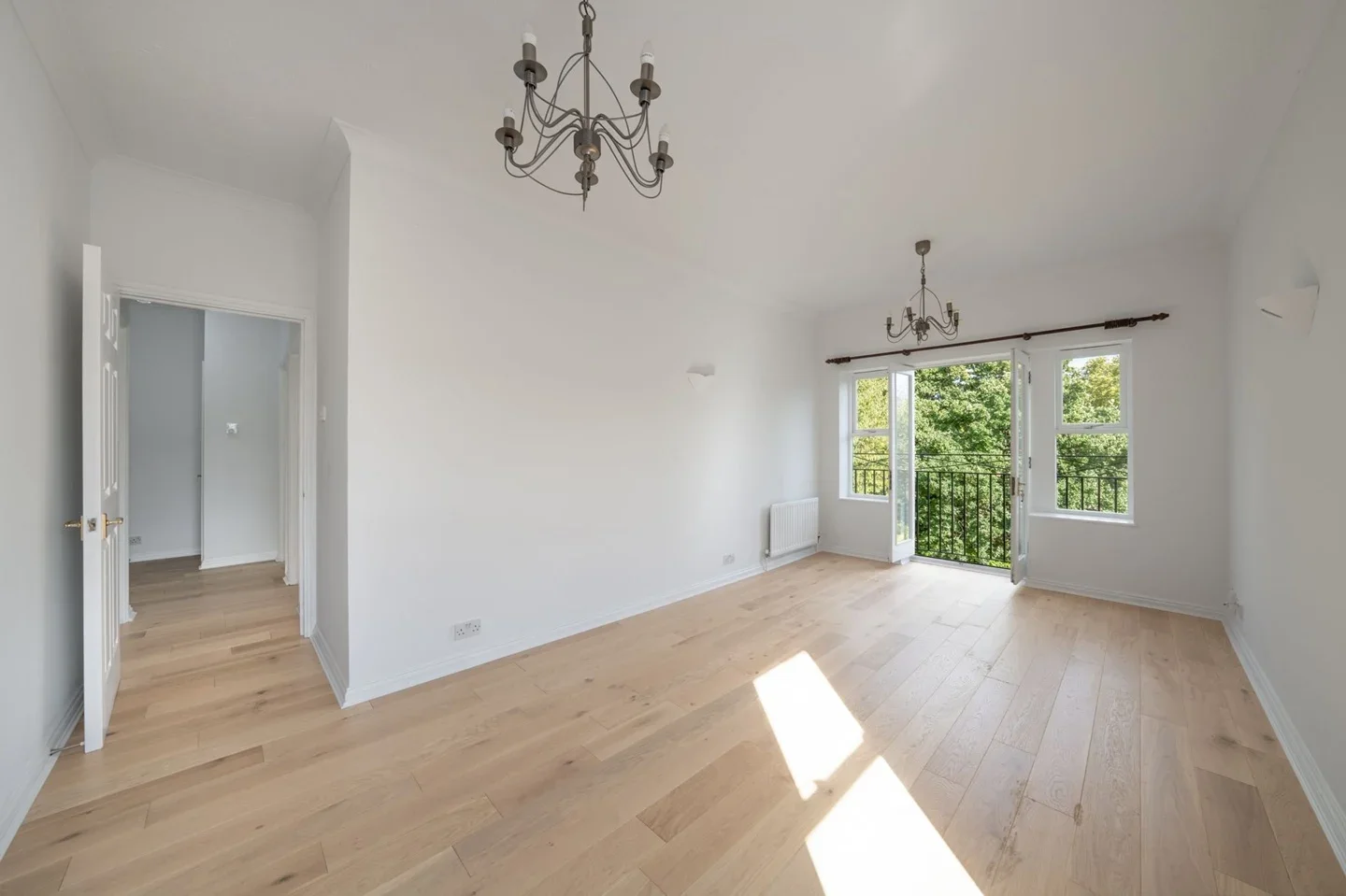 Flat Salusbury Road in Greater London