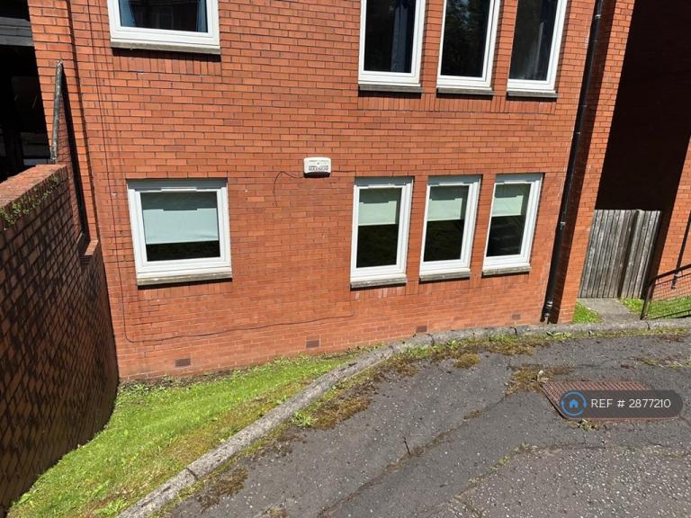 Flat Kelvinside Drive in Glasgow