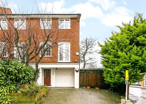 House Tanworth Close in Greater London