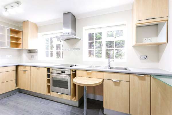 House Tanworth Close in Greater London