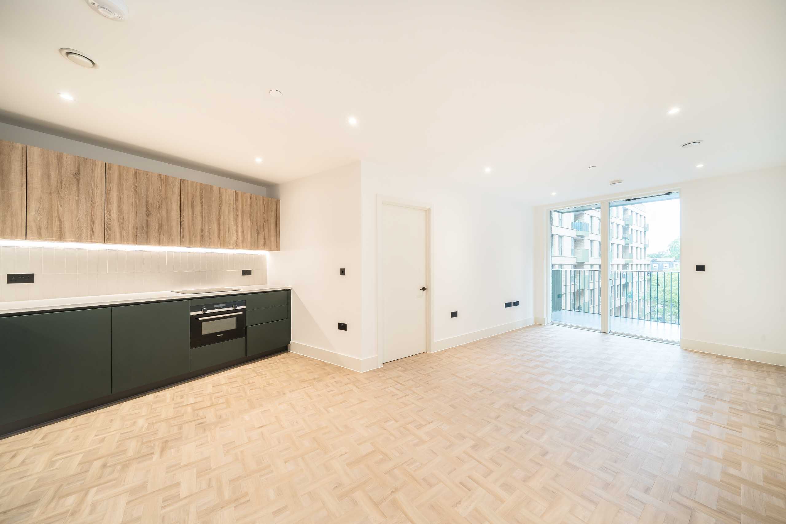 Flat Monarch Square in Greater London