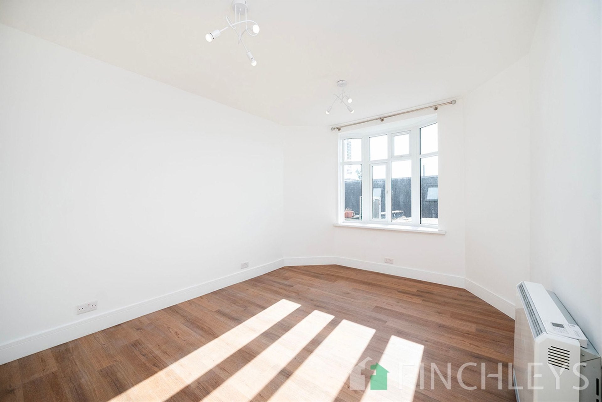 Flat Finchley Road in Greater London