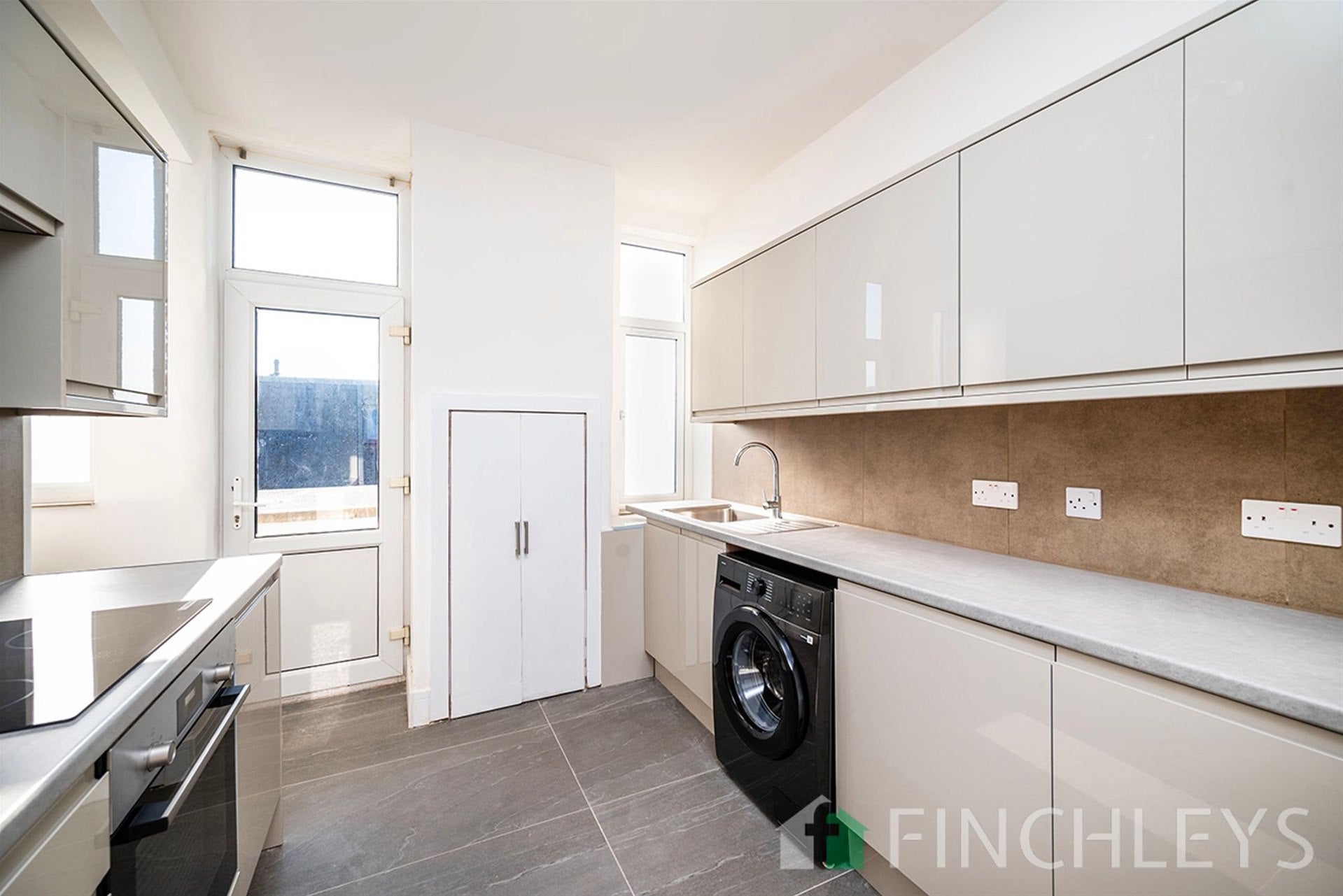 Flat Finchley Road in Greater London