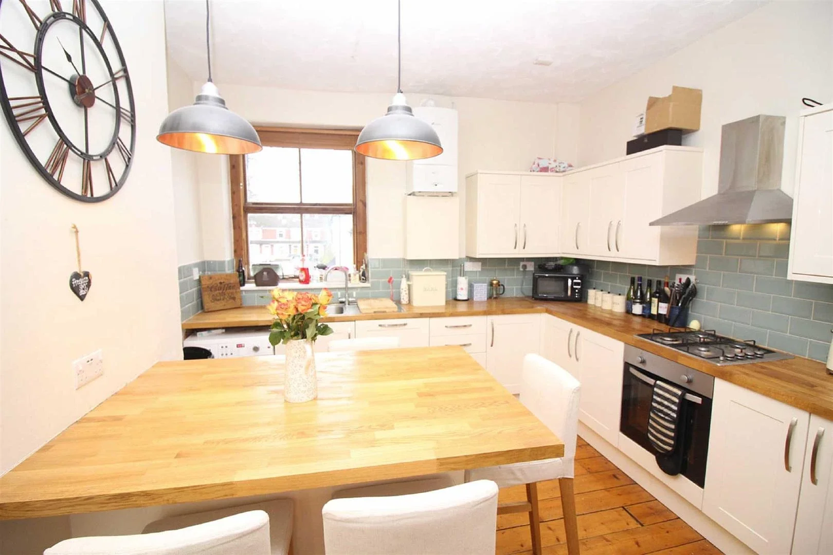 Flat Romilly Crescent in Cardiff