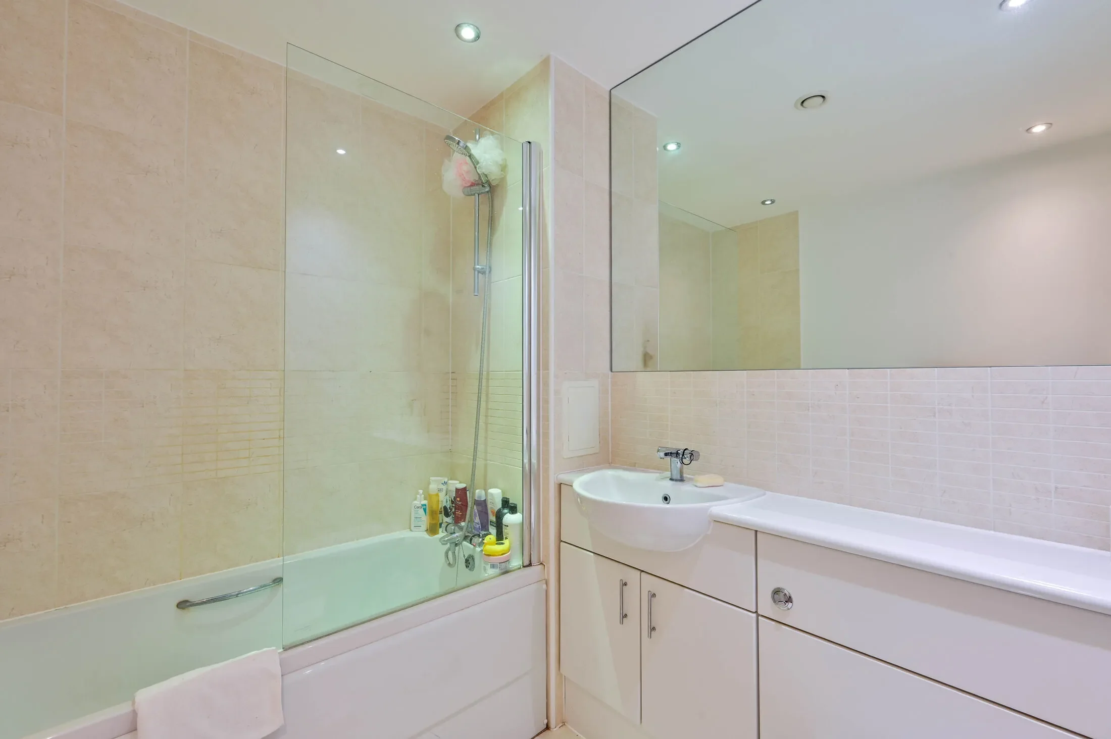 Flat Guildford Road in Woking