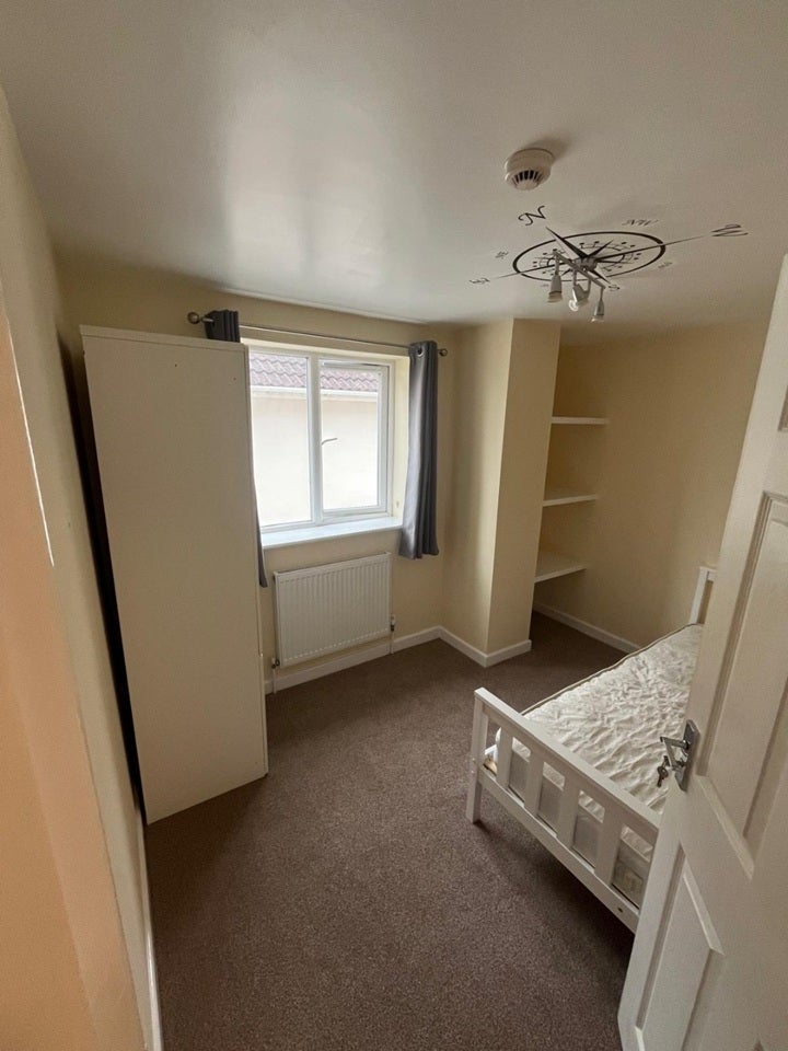Room Rockley Road in Poole