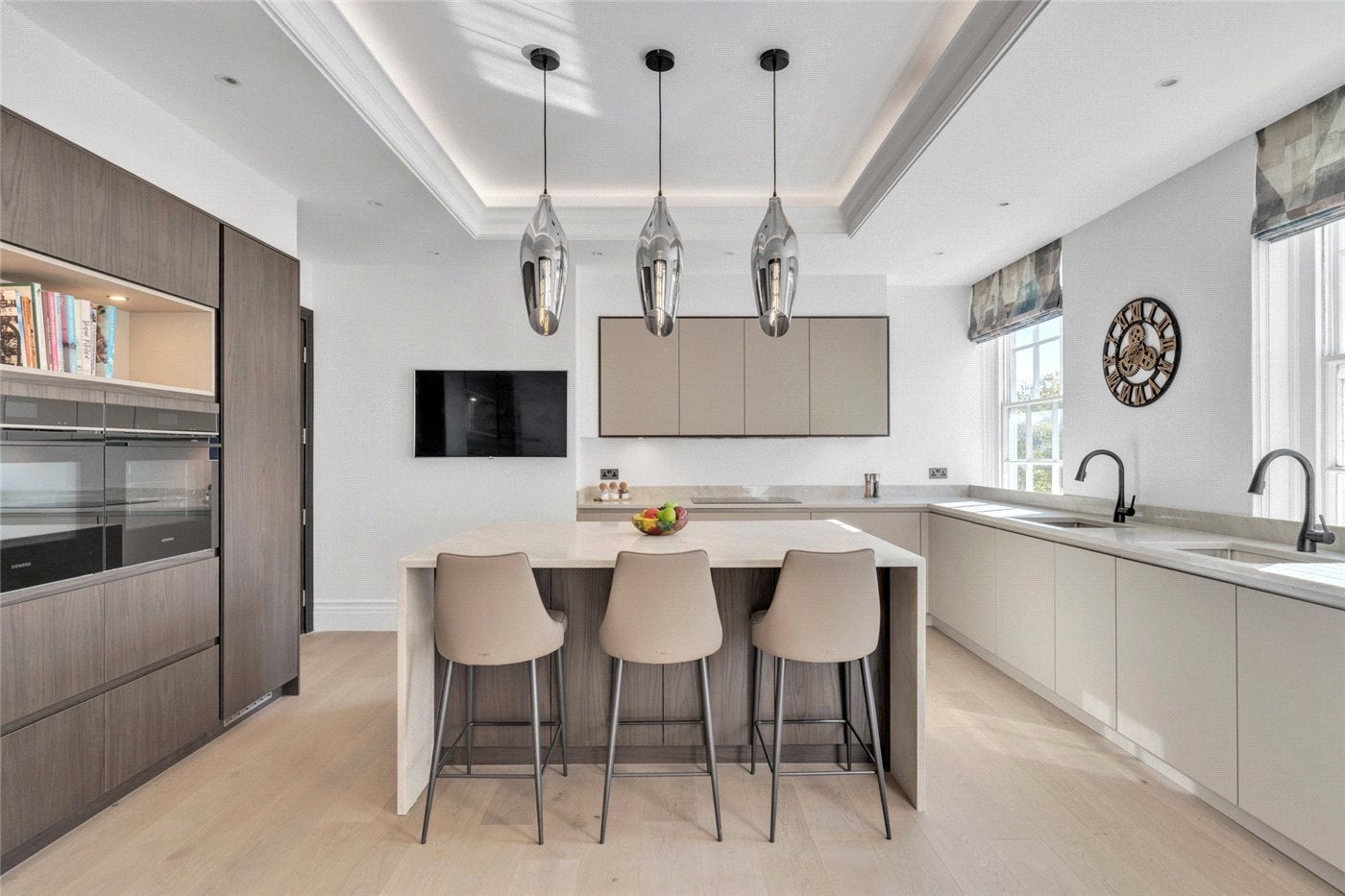 Flat Hanover Mews in City of Westminster