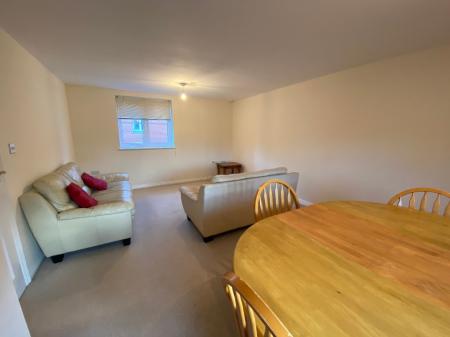 Flat Padstow Road in Swindon