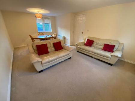 Flat Padstow Road in Swindon