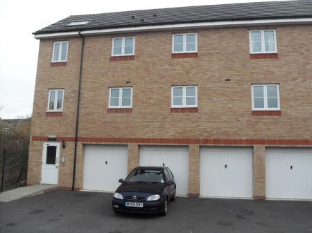Flat Padstow Road in Swindon