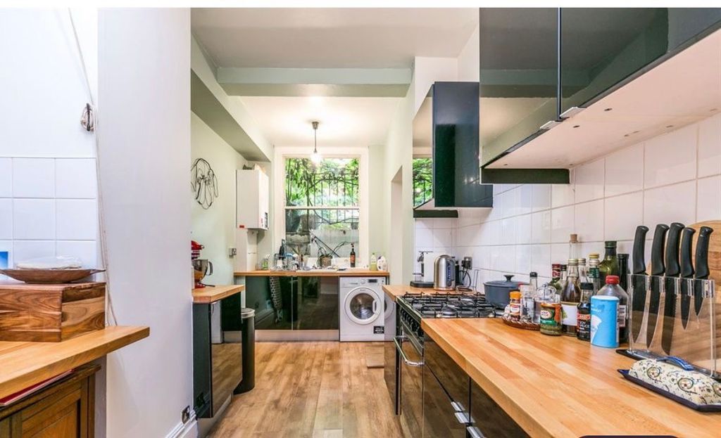 Flat Gwendwr Road in Greater London