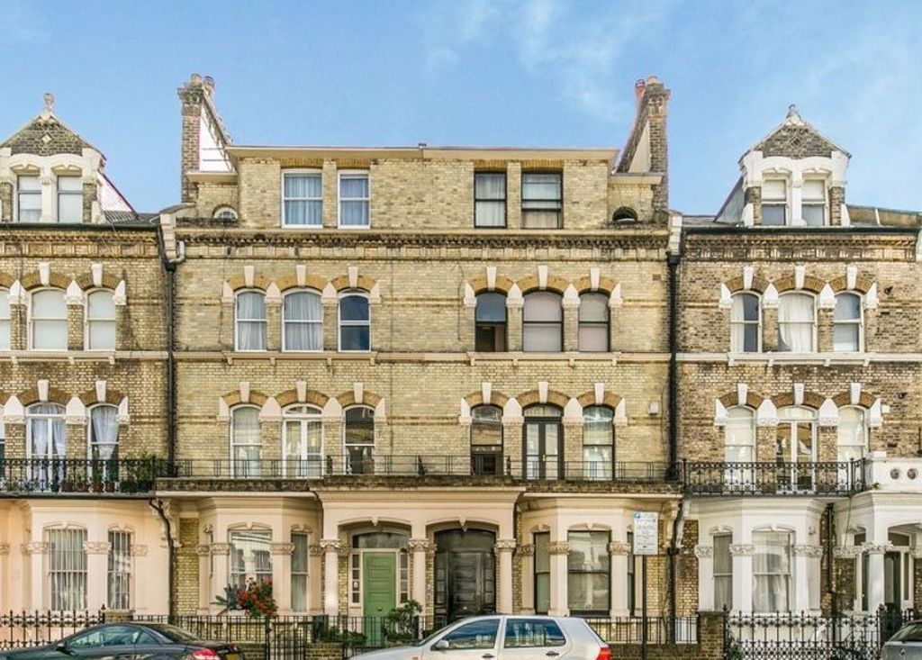 Flat Gwendwr Road in Greater London