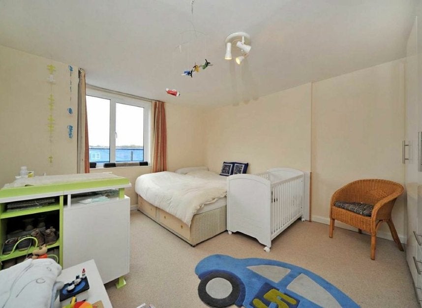 Flat Adamson Road in Greater London