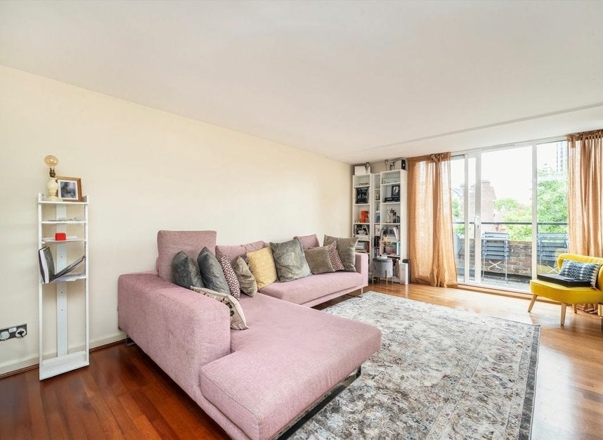 Flat Adamson Road in Greater London