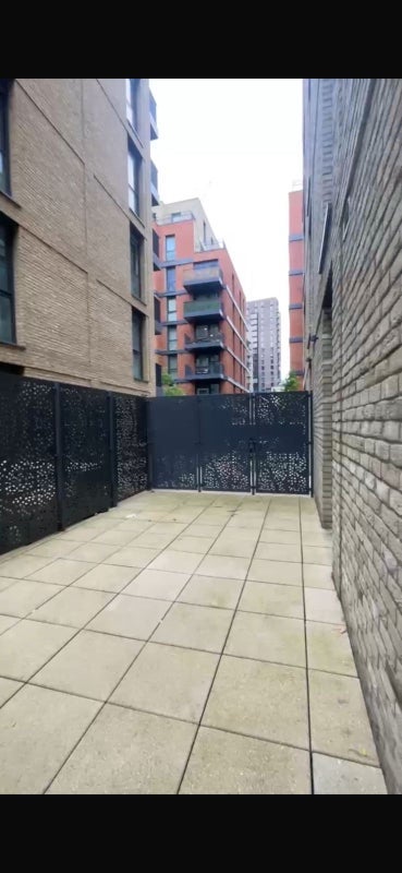 Room Ashley Road in Greater London