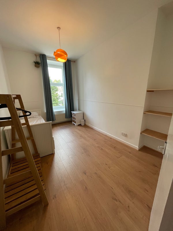 Room Annbank Street in Glasgow