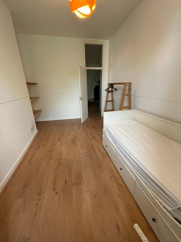 Room Annbank Street in Glasgow