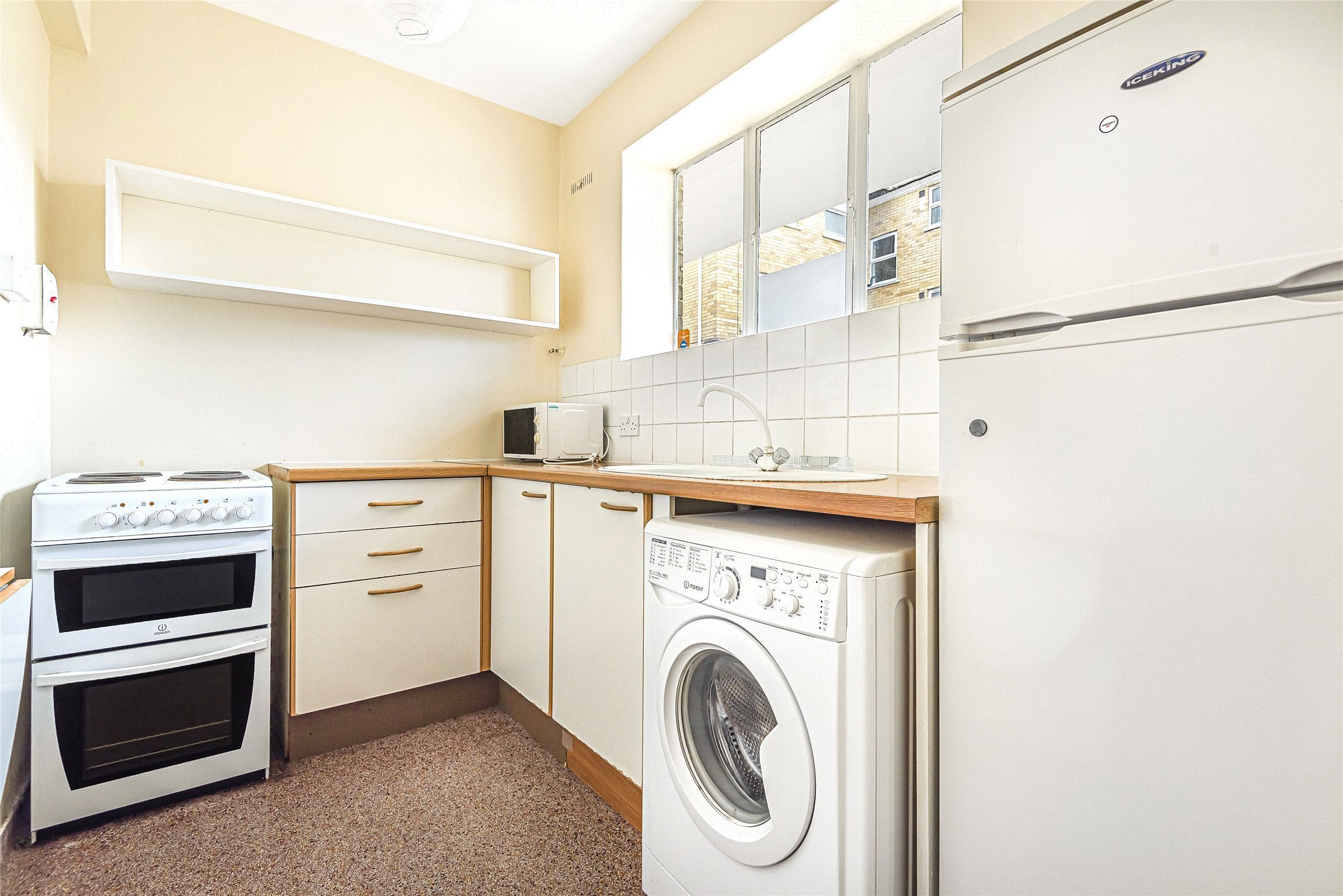 Flat Streatham High Road in Greater London