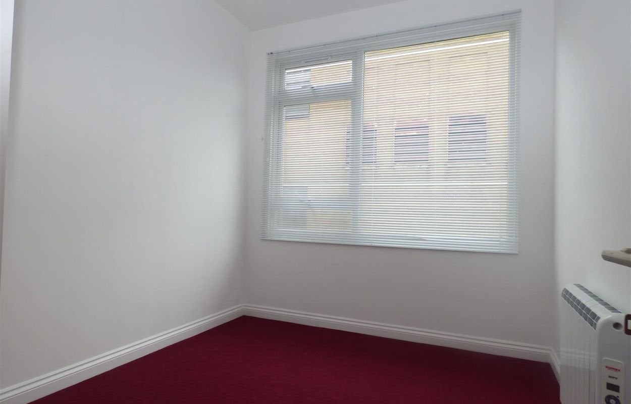 Flat Sandgate Road in Folkestone and Hythe District