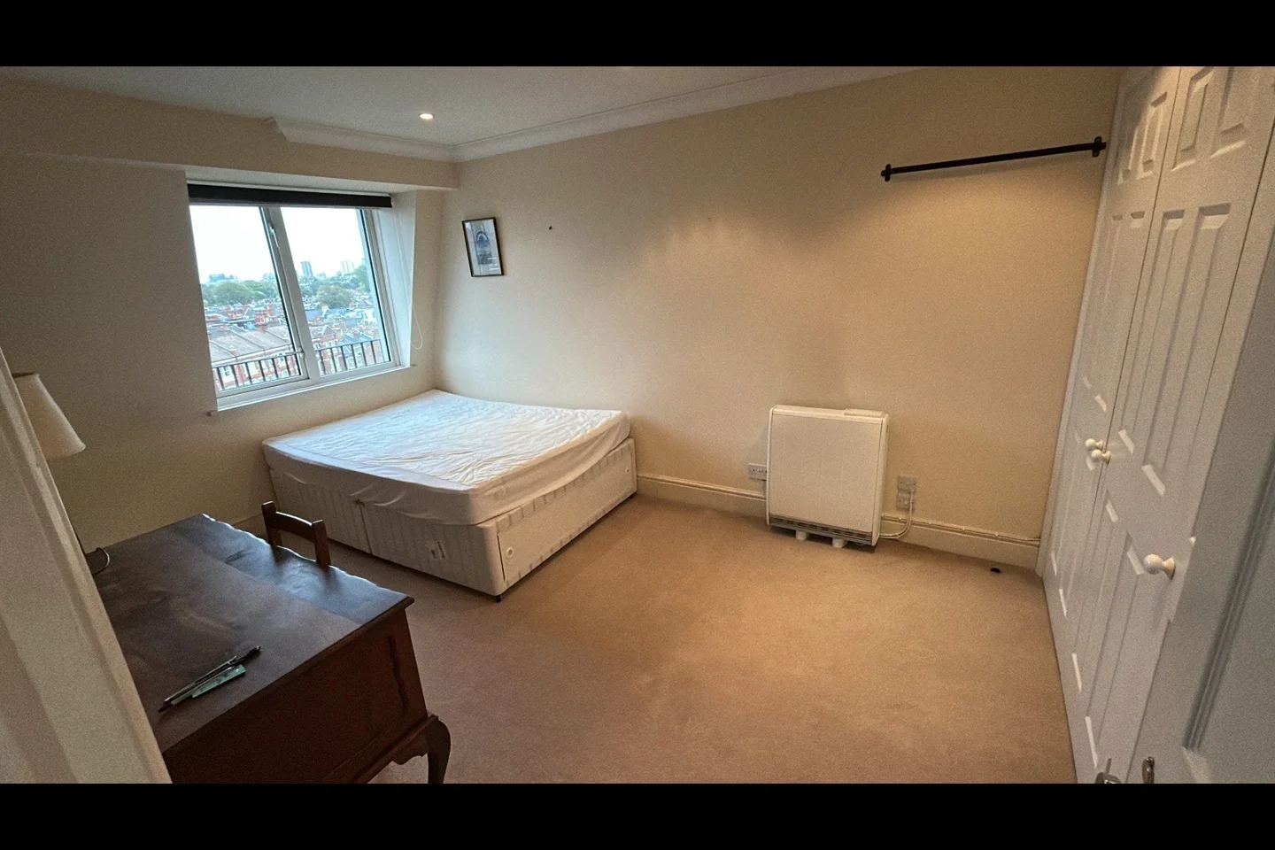 Room Fulham High Street in Greater London