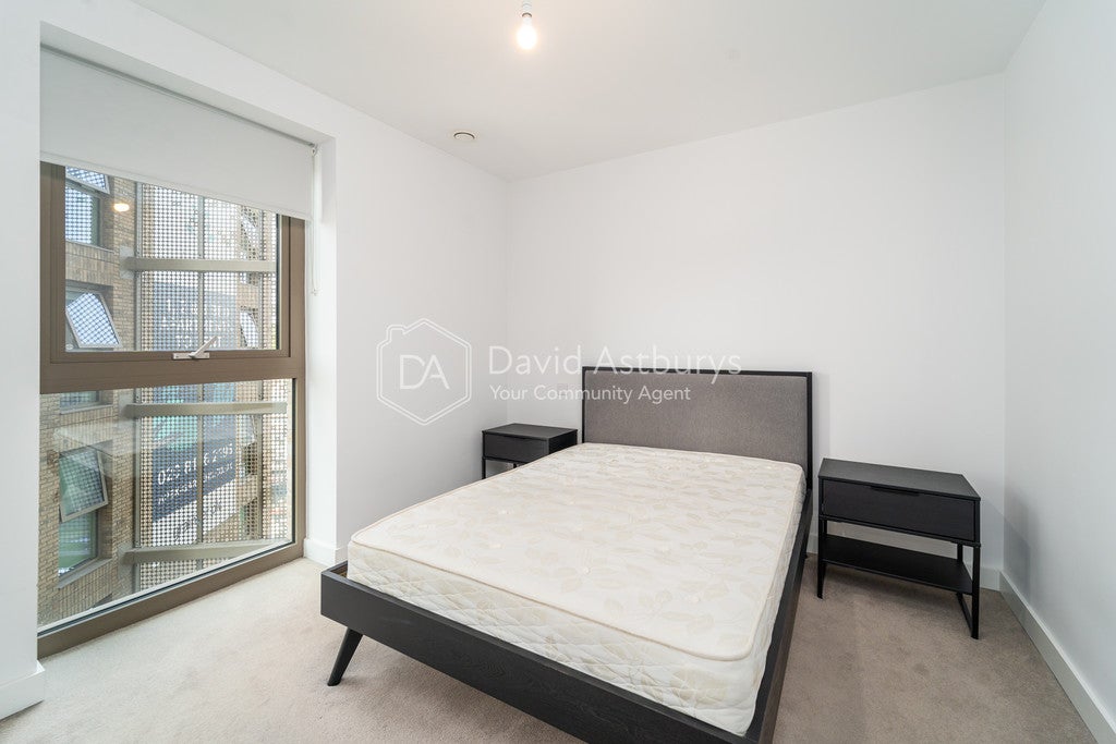 Flat Seven Sisters Road in Greater London
