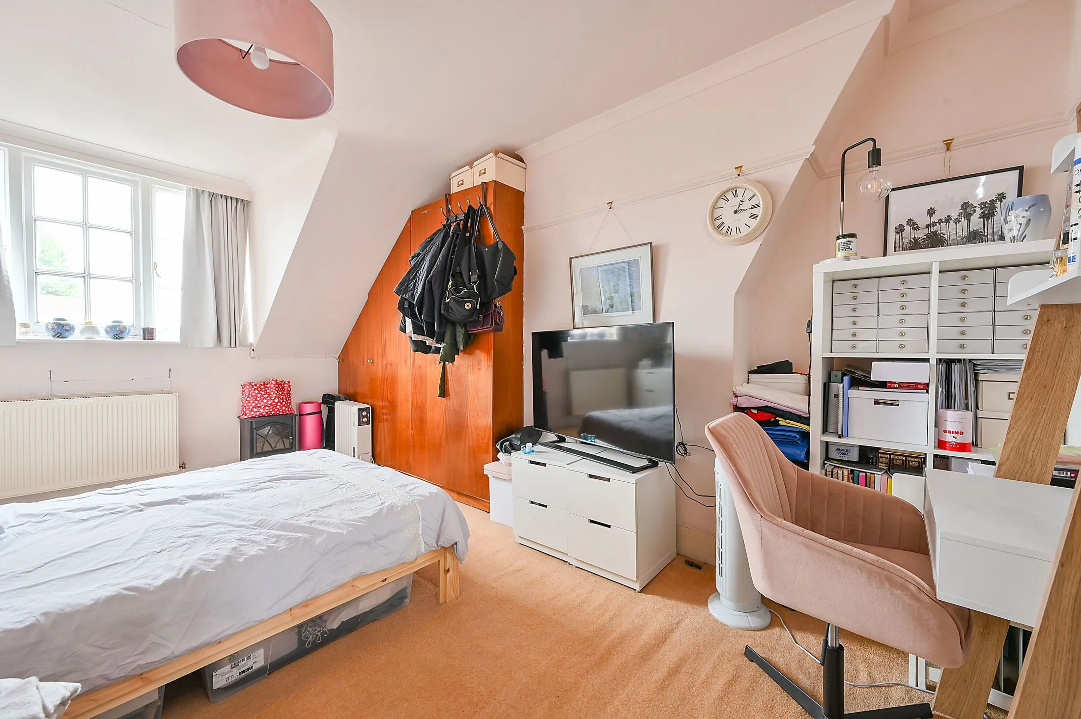 Flat Woodstock Road in Greater London