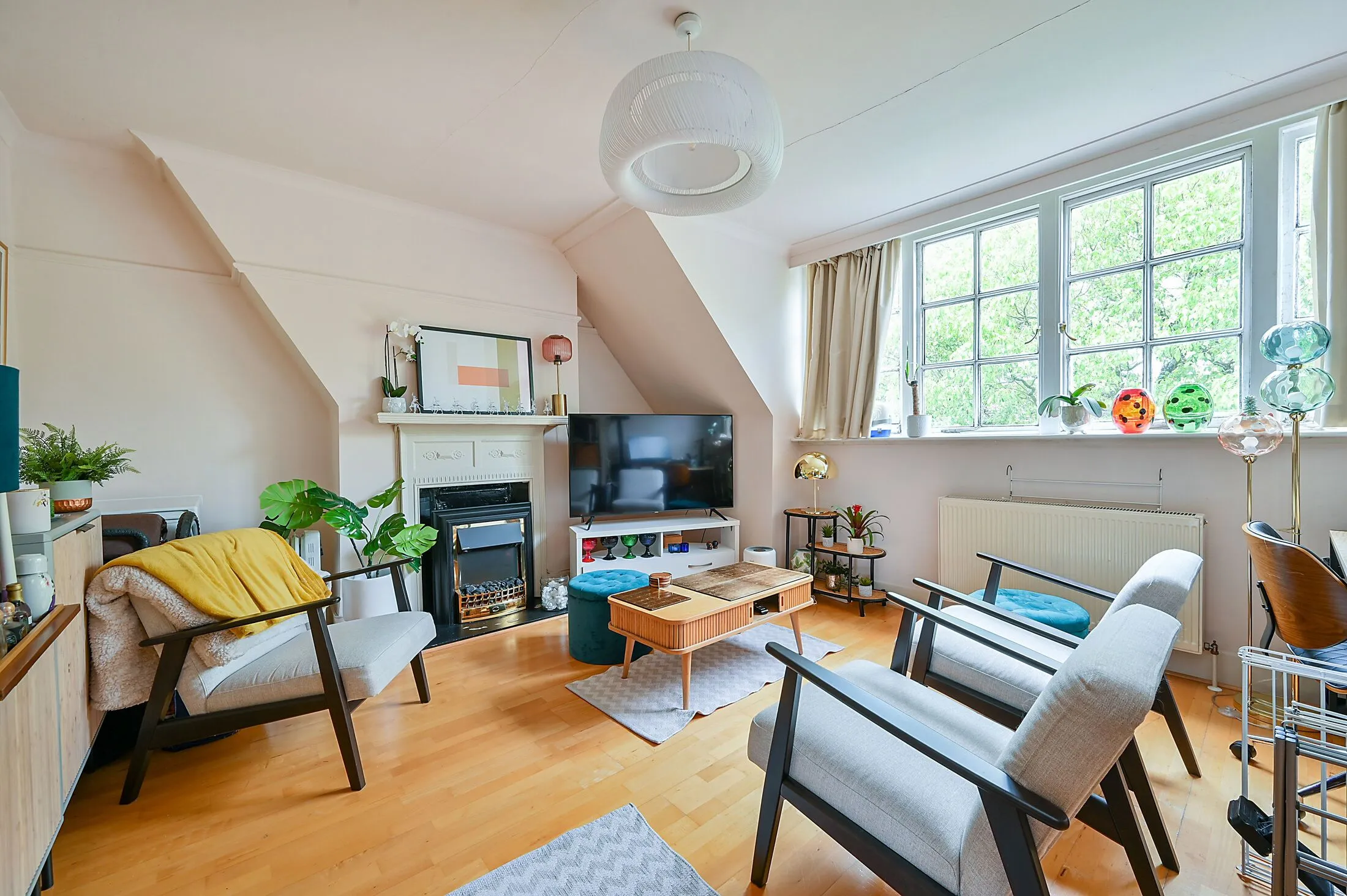 Flat Woodstock Road in Greater London