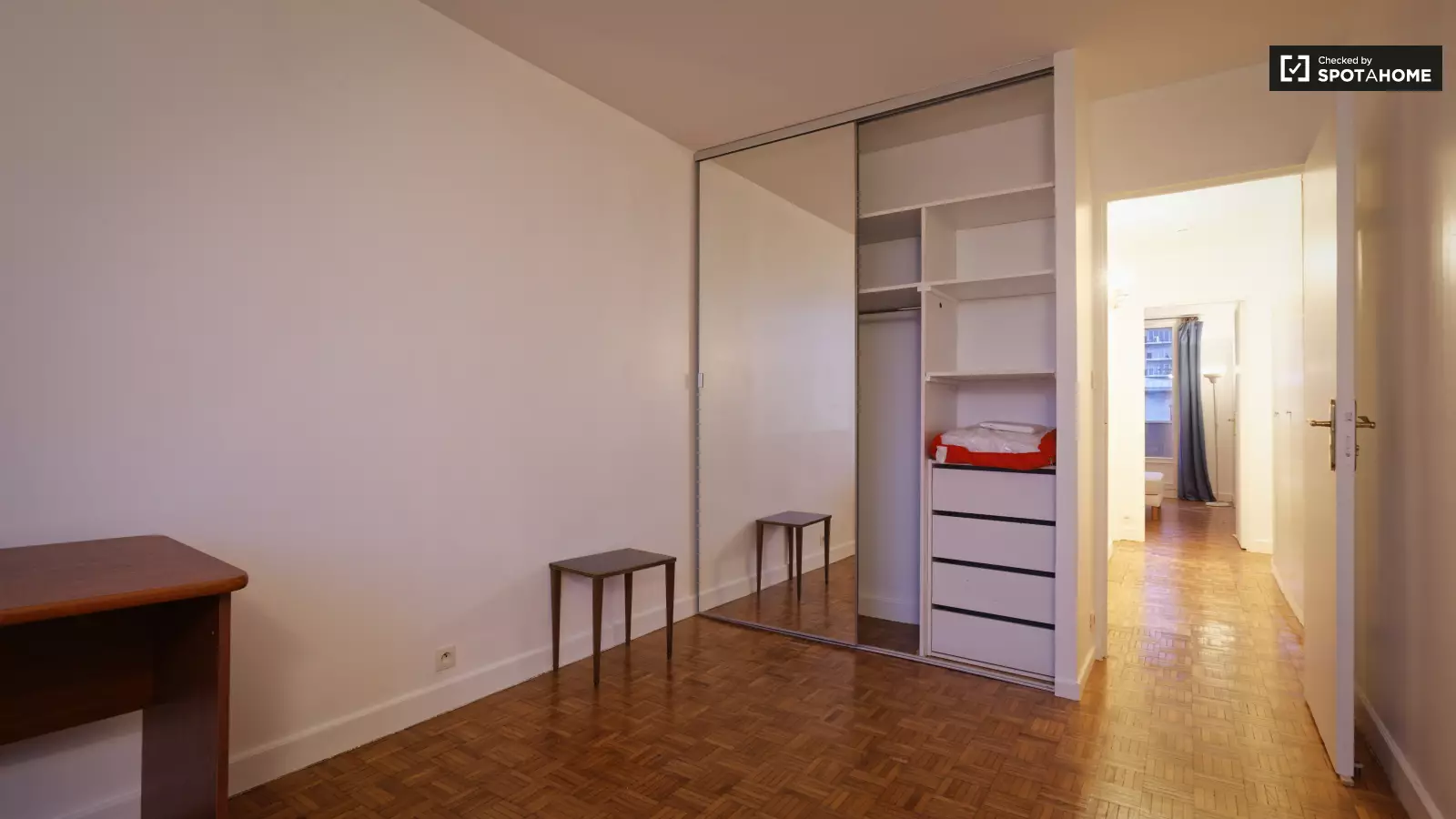 Flat Rue de la Chapelle in Paris
