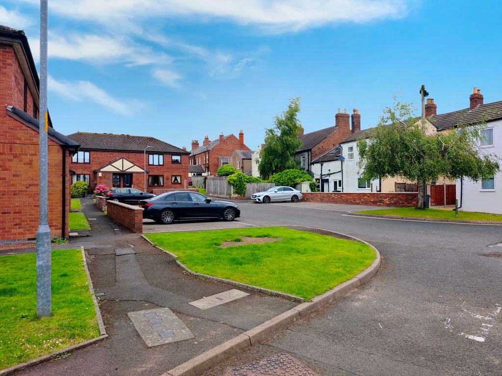 Flat Collin Place in Carlisle