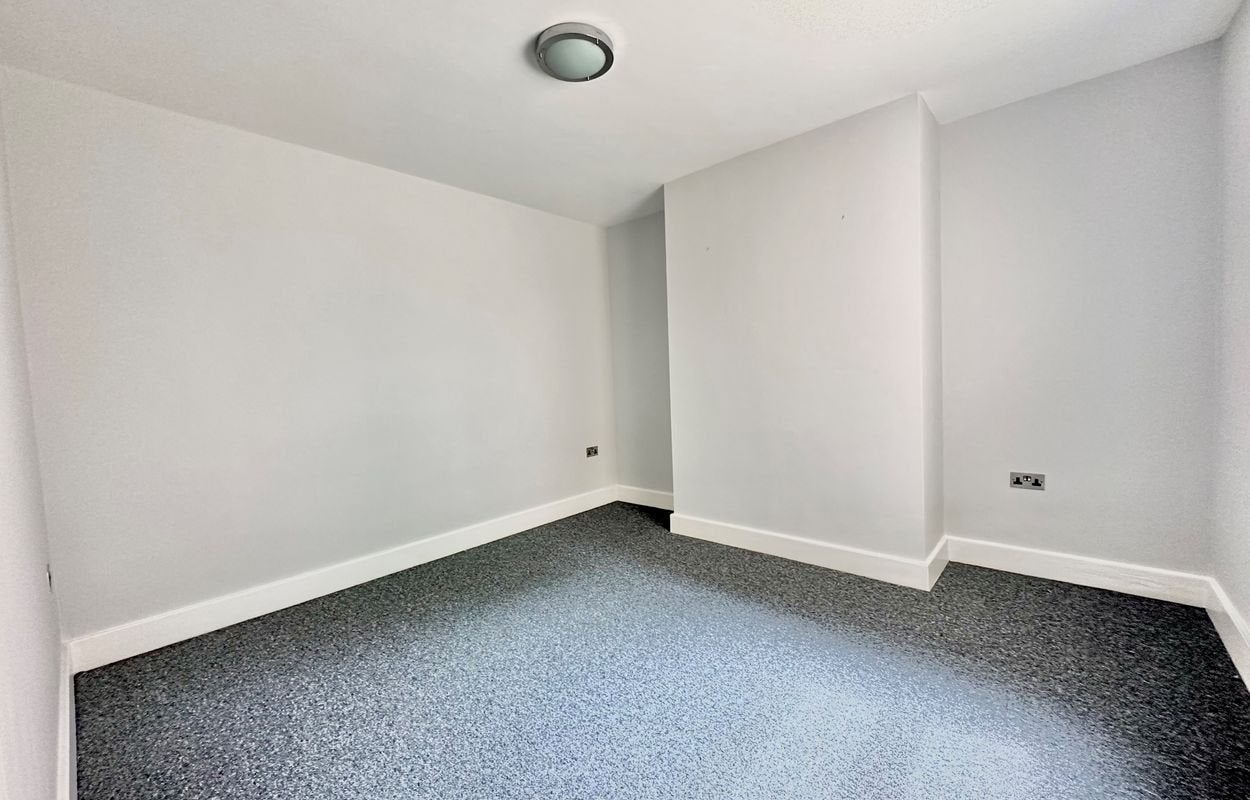 Flat Folkestone Road in Dover