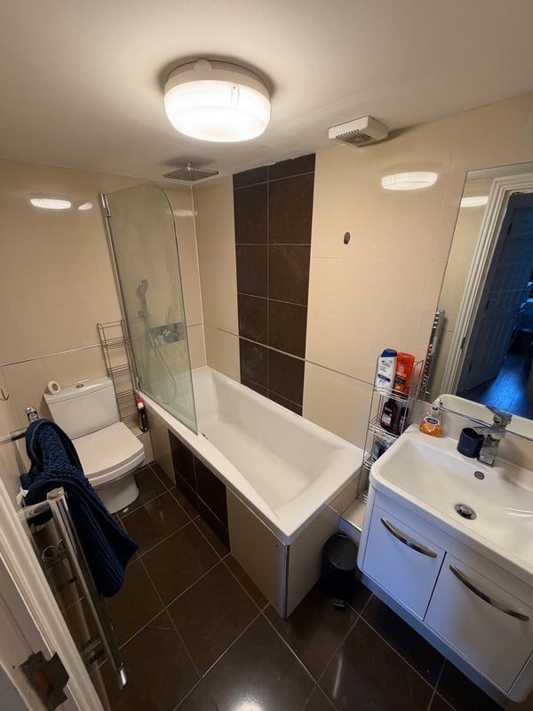 Room Whipps Cross Road in Greater London
