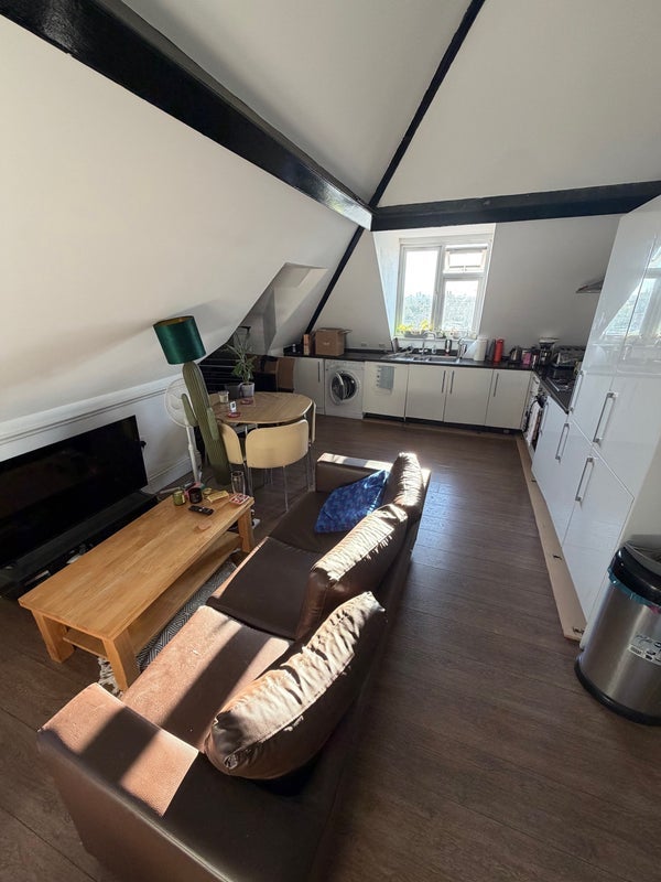 Room Whipps Cross Road in Greater London