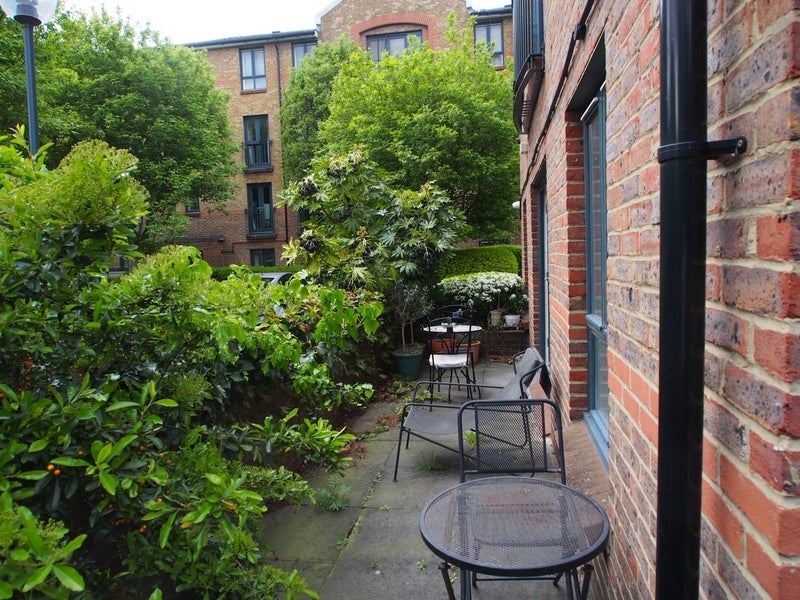 Flat Durward Street in Greater London
