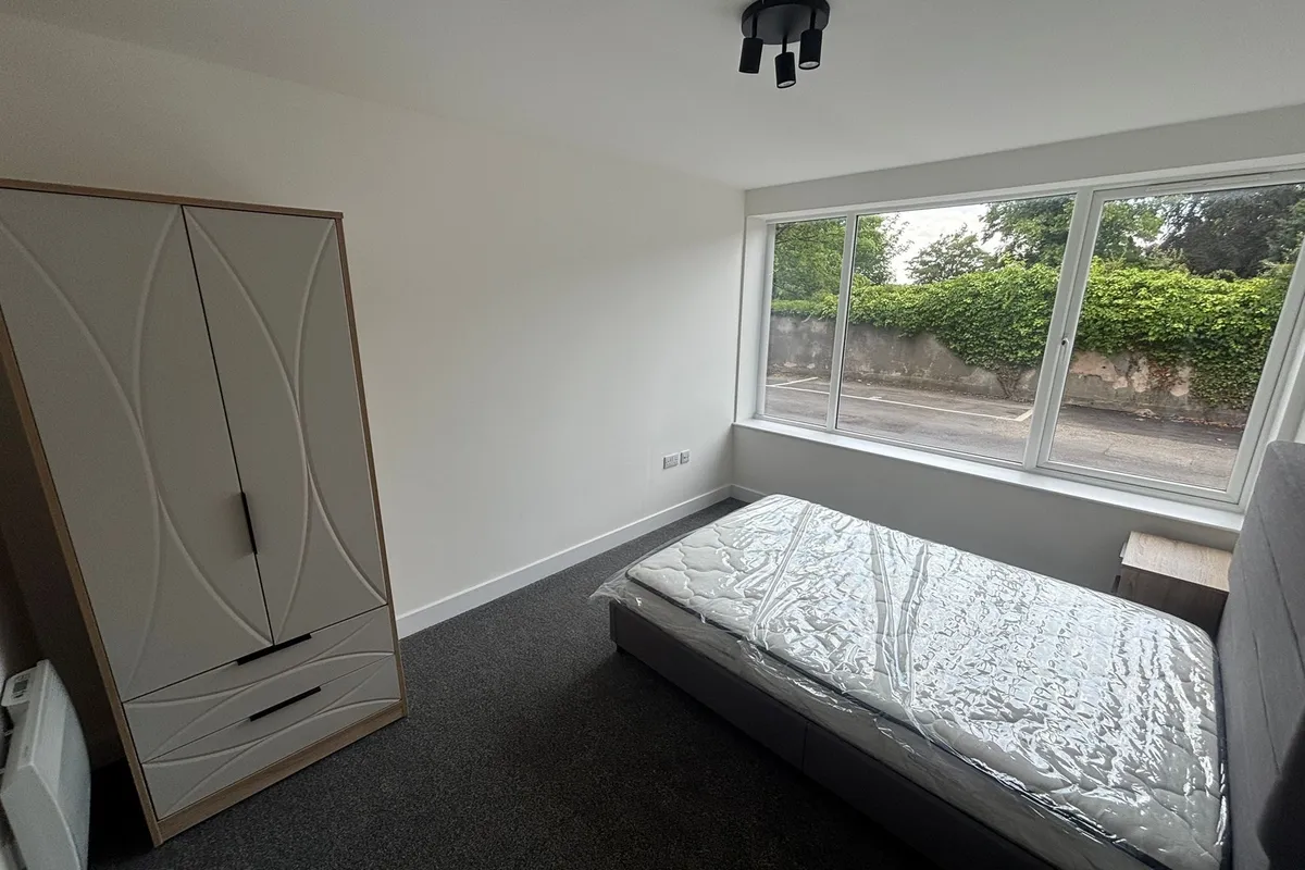 Flat Glumangate in Chesterfield