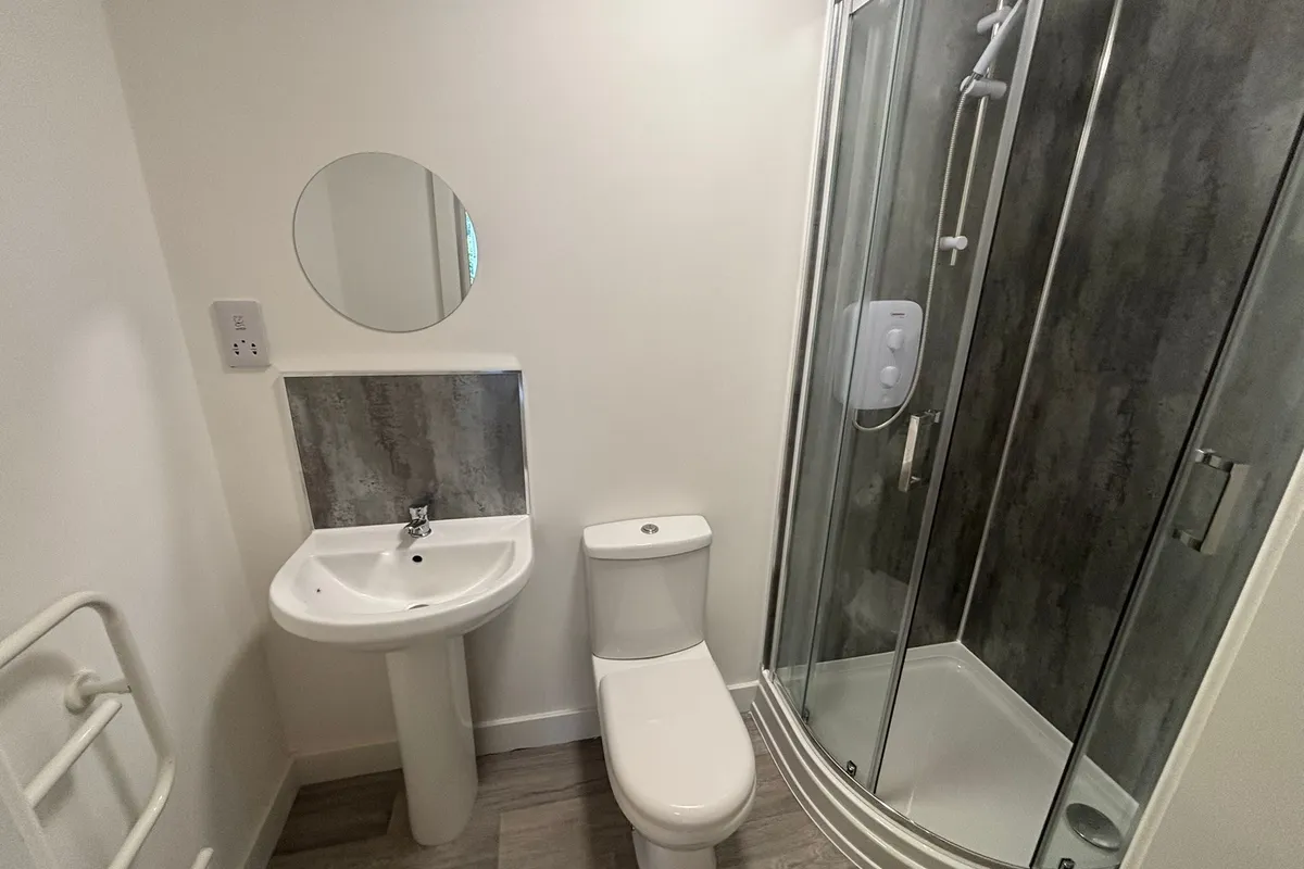 Flat Glumangate in Chesterfield