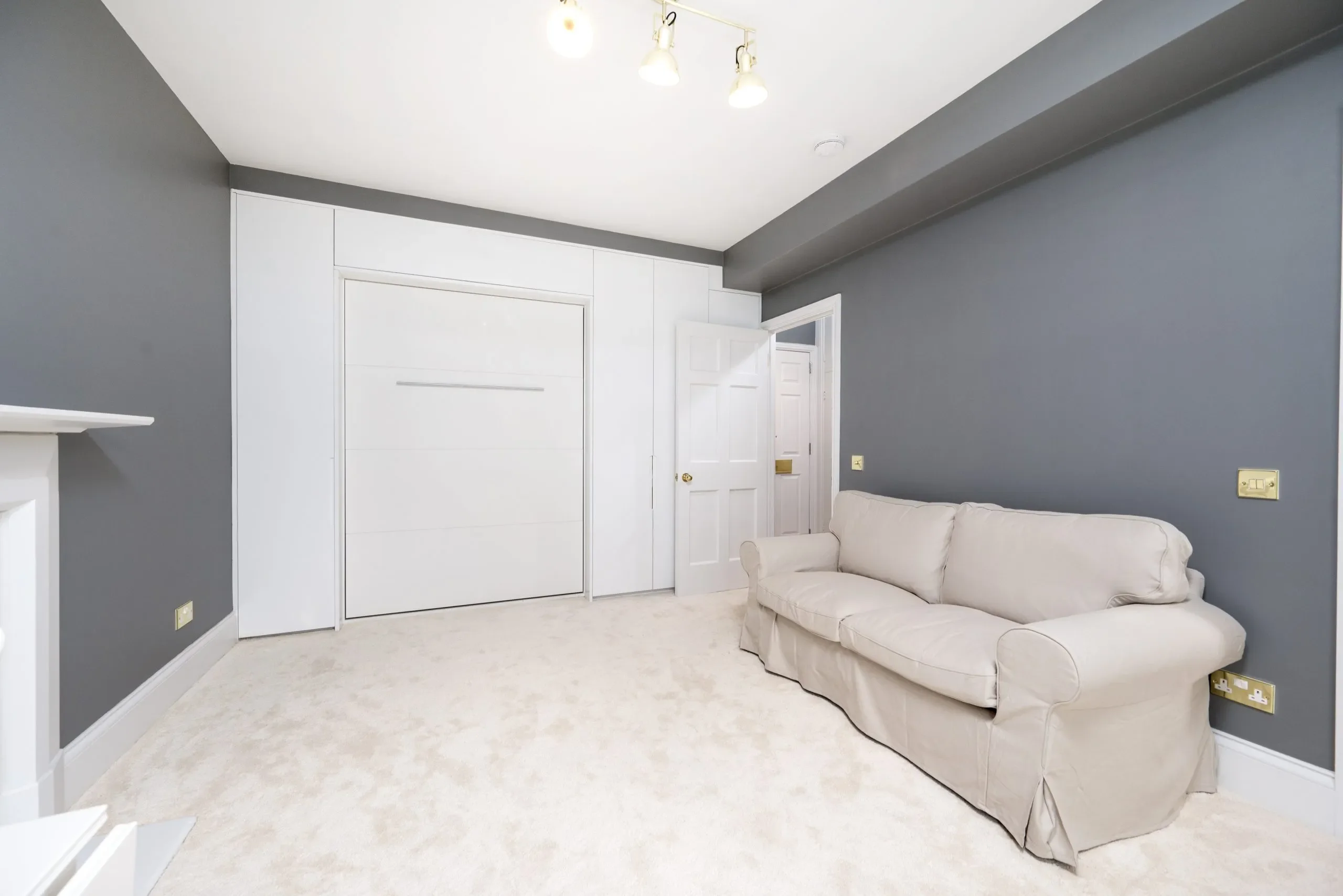 Flat Queensway in City of Westminster