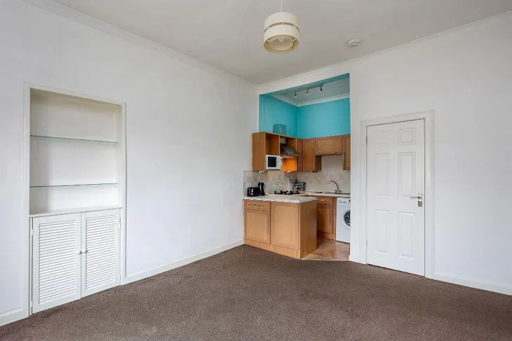 Flat Albert Street in City of Edinburgh