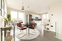 Flat Bevington Road in Greater London