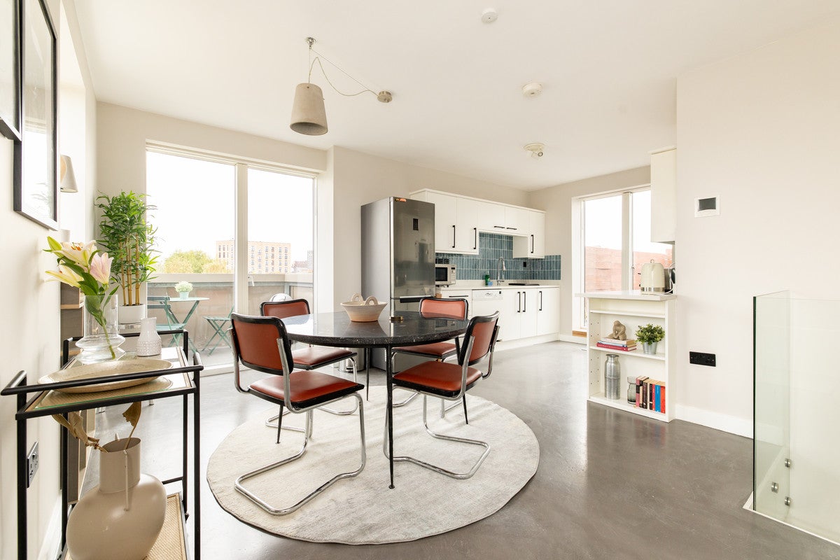 Flat Bevington Road in Greater London