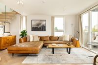 Flat Bevington Road in Greater London
