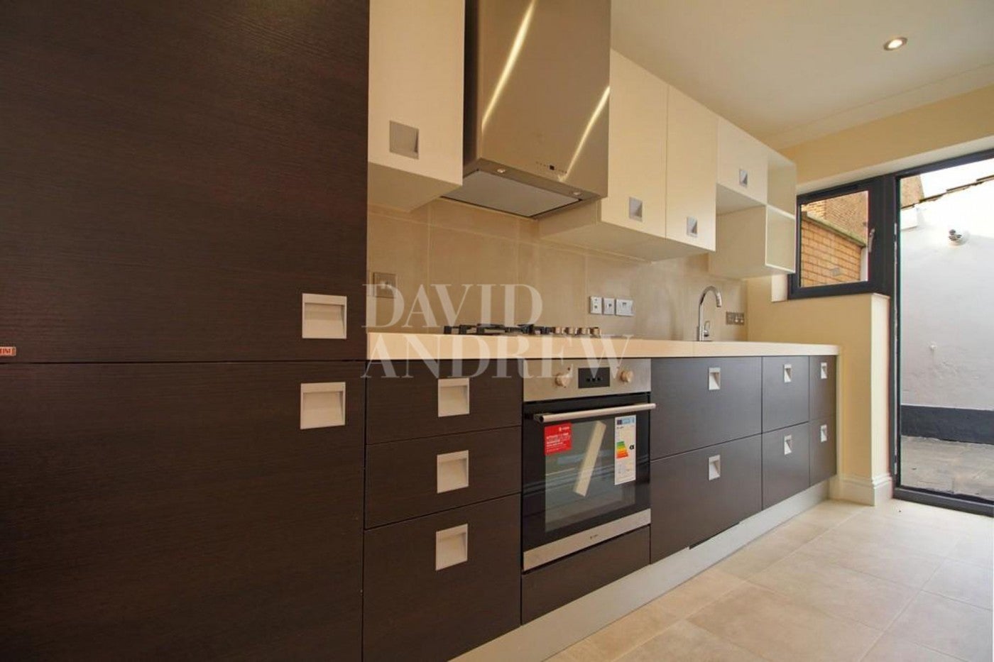 Flat Lotus Mews in Greater London