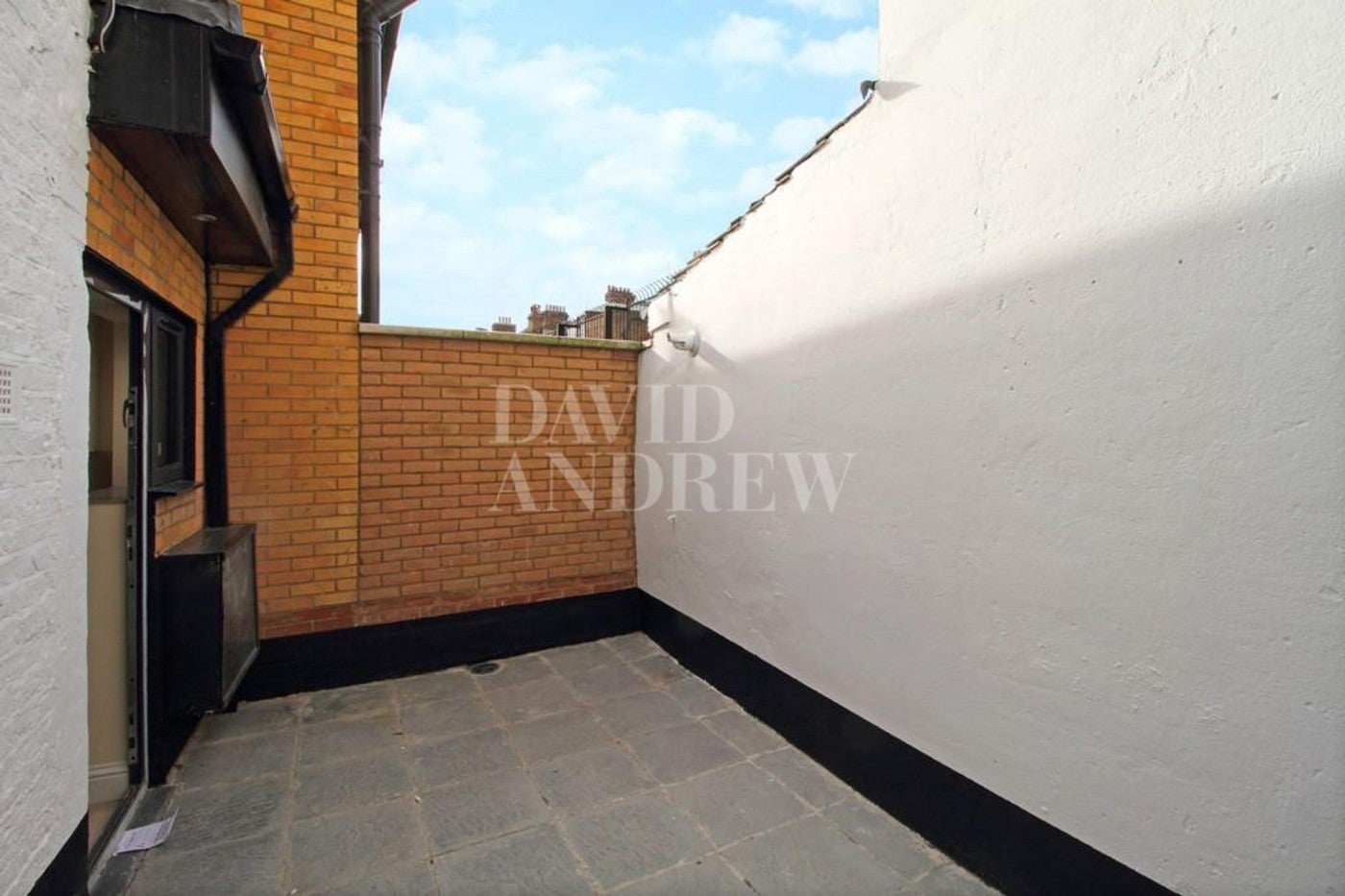 Flat Lotus Mews in Greater London