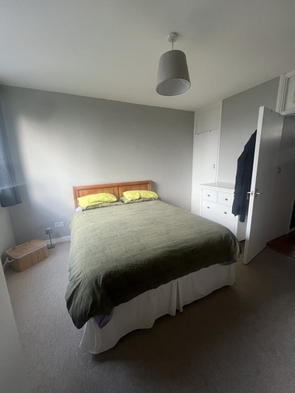 Flat Crondall Street in Greater London