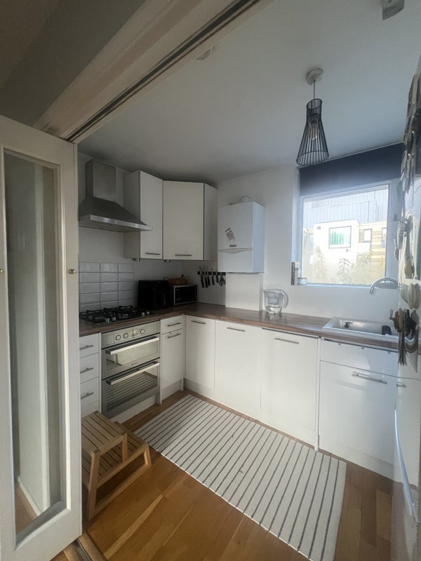 Flat Crondall Street in Greater London